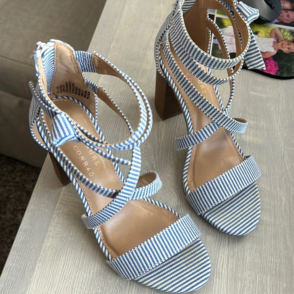 LAUREN CONRAD BLOCK HEEL- size 51/2
